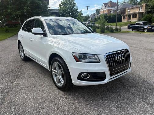 White 2017 Audi Q5 2.0T Premium Plus