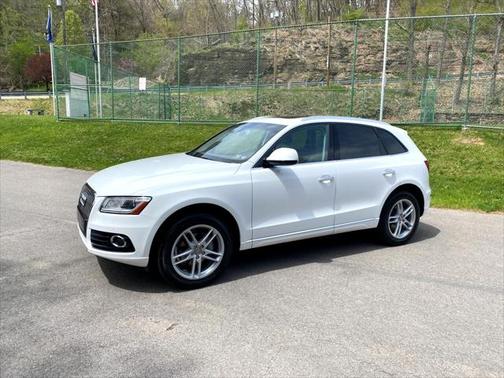 White 2017 Audi Q5 2.0T Premium Plus