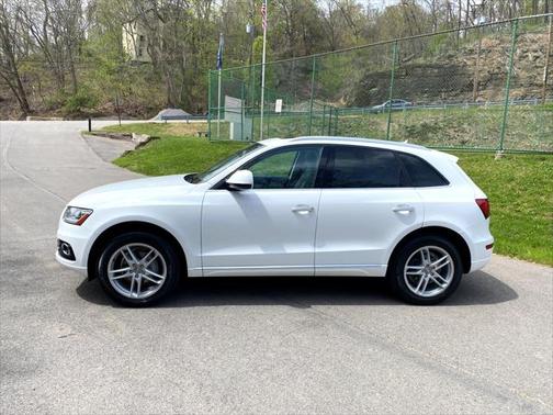 White 2017 Audi Q5 2.0T Premium Plus