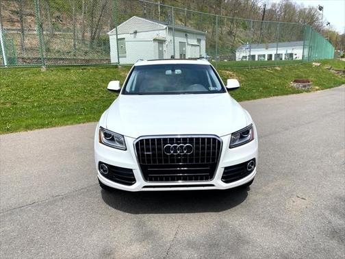 White 2017 Audi Q5 2.0T Premium Plus