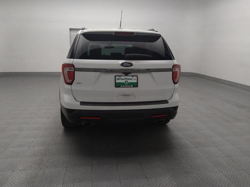 Magnetic Metallic 2019 Ford Explorer XLT