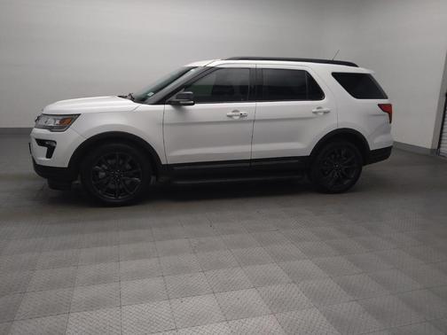Magnetic Metallic 2019 Ford Explorer XLT