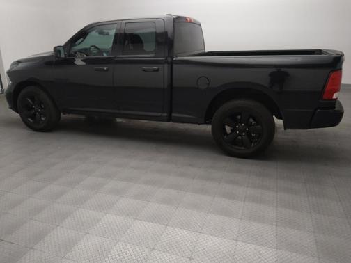 Brilliant Black Crystal Pearlcoat 2017 RAM 1500 Express