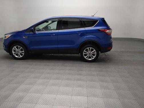 Lightning Blue Metallic 2017 Ford Escape SE