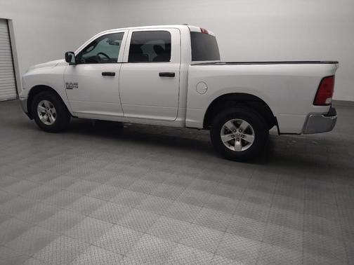 Bright White Clearcoat 2022 RAM 1500 Classic SLT