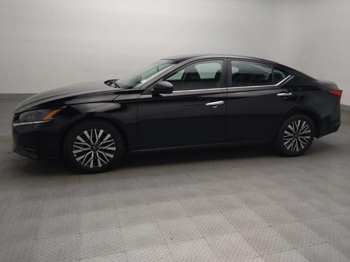 Super Black 2025 Nissan Altima 2.5 SV