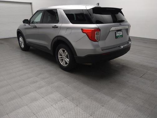 Iconic Silver Metallic 2022 Ford Explorer