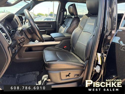 Diamond Black Crystal Pearlcoat 2019 RAM 3500 Laramie Crew Cab 4x4 6'4' Box