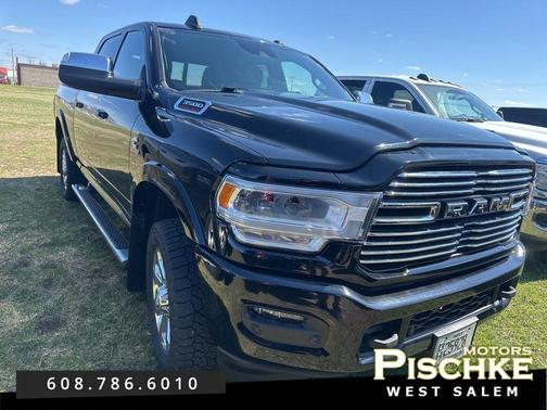 Diamond Black Crystal Pearlcoat 2019 RAM 3500 Laramie Crew Cab 4x4 6'4' Box