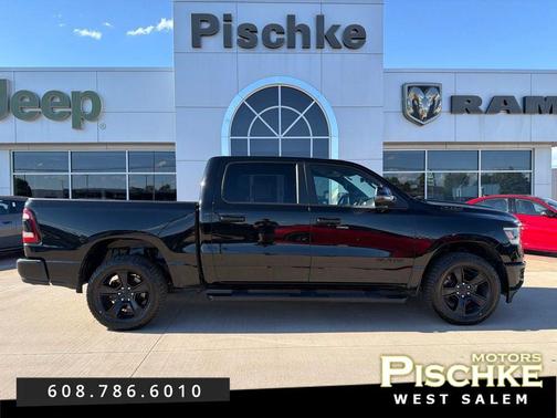 Diamond Black Crystal Pearlcoat 2023 RAM 1500 Big Horn/Lone Star