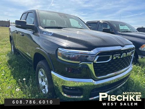 Diamond Black Crystal Pearlcoat 2025 RAM 1500 Big Horn/Lone Star
