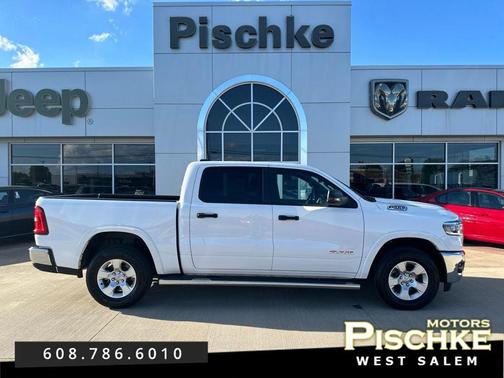 Bright White Clearcoat 2025 RAM 1500 Big Horn/Lone Star