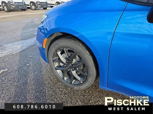 2026 Chrysler Pacifica L