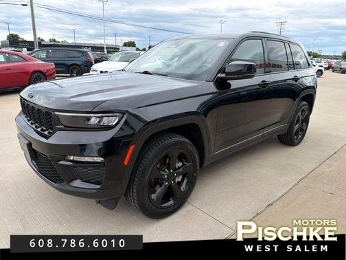 Diamond Black Crystal Pearlcoat 2023 Jeep Grand Cherokee Limited