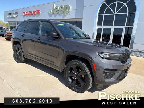 Baltic Gray Metallic Clearcoat 2023 Jeep Grand Cherokee Altitude
