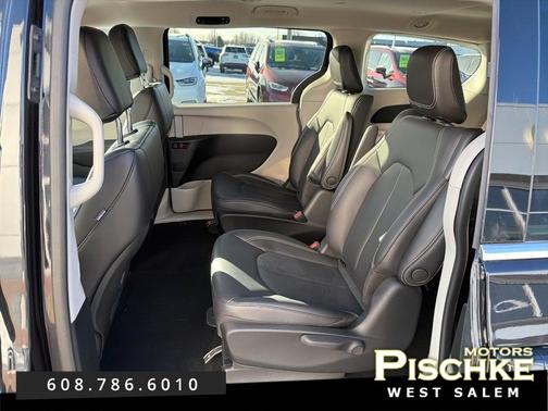 2023 Chrysler Pacifica Hybrid Touring L
