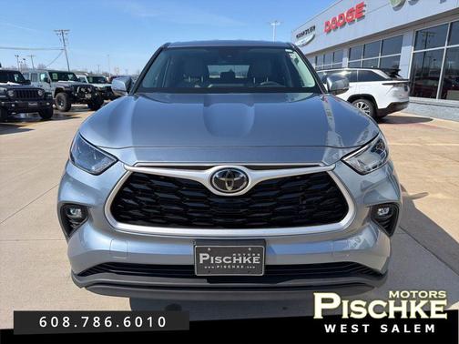2022 Toyota Highlander LE