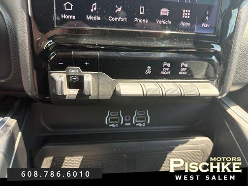 Diamond Black Crystal Pearlcoat 2025 RAM 1500 Big Horn/Lone Star