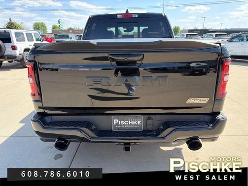 Diamond Black Crystal Pearl-Coat Exterior Paint 2026 RAM 1500 Big Horn/Lone Star