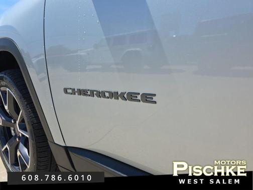 Silver Zynith Clearcoat 2026 Jeep Cherokee Overland