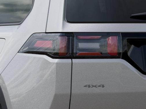 Silver Zynith Clearcoat 2026 Jeep Cherokee Overland