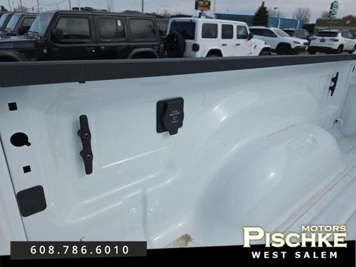 Bright White Clearcoat 2026 RAM 2500 Black Express Crew Cab 4x4 6'4' Box