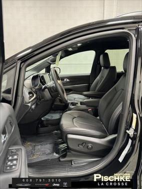 2025 Chrysler Pacifica L