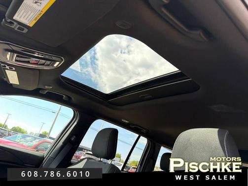 Baltic Gray Metallic Clearcoat 2025 Jeep Grand Cherokee Laredo
