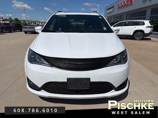 Bright White Clearcoat 2019 Chrysler Pacifica Limited