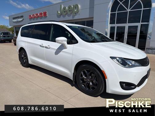 Bright White Clearcoat 2019 Chrysler Pacifica Limited
