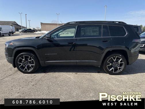 diamond black crystal pearlcoat 2026 Jeep Cherokee Overland