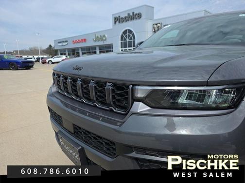 Baltic Gray Metallic Clearcoat 2026 Jeep Grand Cherokee Altitude