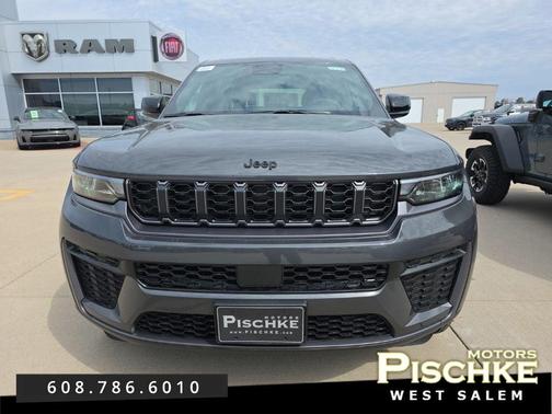 Baltic Gray Metallic Clearcoat 2026 Jeep Grand Cherokee Altitude