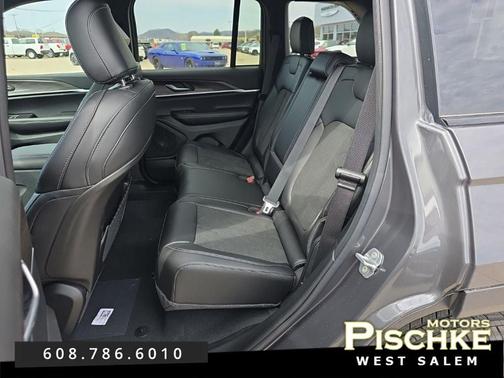 Baltic Gray Metallic Clearcoat 2026 Jeep Grand Cherokee Altitude