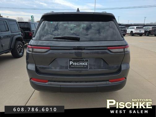 Baltic Gray Metallic Clearcoat 2026 Jeep Grand Cherokee Altitude
