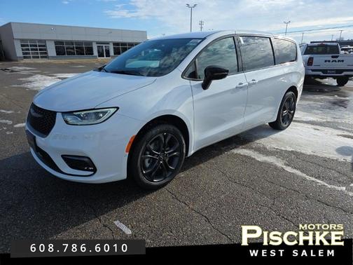 2026 Chrysler Pacifica L