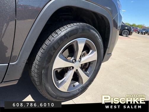 Granite Crystal Metallic Clearcoat 2020 Jeep Cherokee Limited