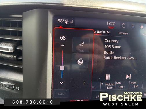 Diamond Black Crystal Pearlcoat 2022 RAM 1500 Big Horn/Lone Star