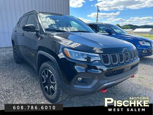 Diamond Black Crystal Pearlcoat 2025 Jeep Compass Trailhawk