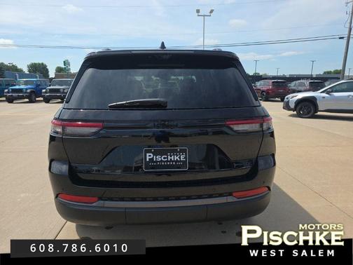 Diamond Black Crystal Pearlcoat 2026 Jeep Grand Cherokee 85th Anniversay Edition 4x4