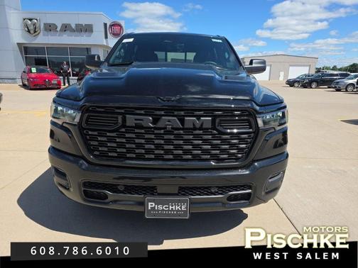 Diamond Black Crystal Pearlcoat 2026 RAM 1500 Express