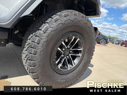 Granite Crystal Metallic Clearcoat 2025 Jeep Wrangler Willys