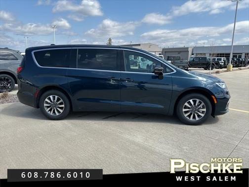 2025 Chrysler Pacifica Hybrid Select