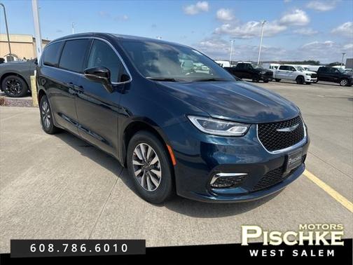 2025 Chrysler Pacifica Hybrid Select
