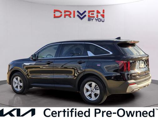 2025 Kia Sorento LX