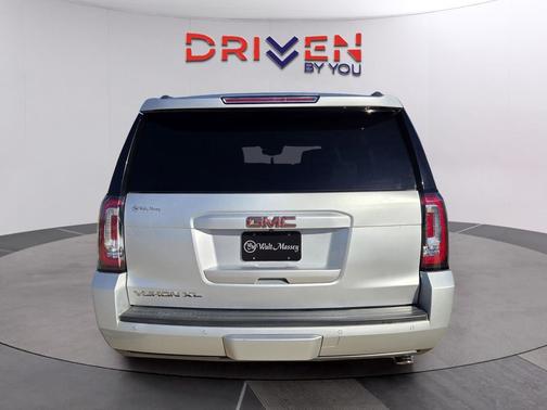 2017 GMC Yukon XL SLT