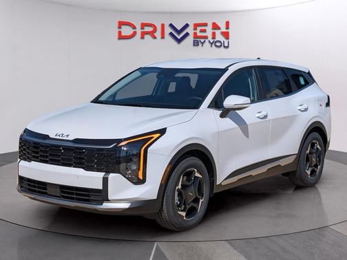 Glacial White Pearl 2026 Kia Sportage EX