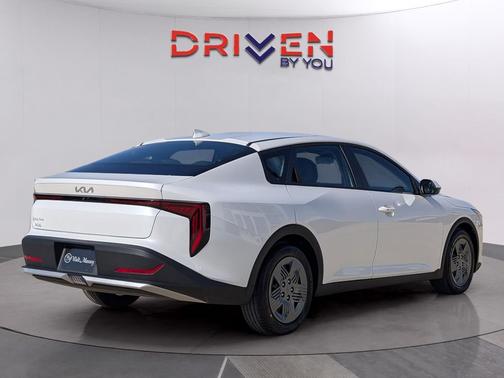 2025 Kia K4 LX