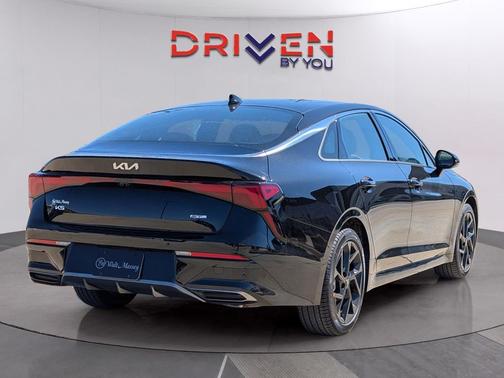 2026 Kia K5 