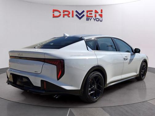 2025 Kia K4 GT-Line Turbo